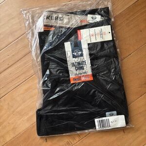 DOCKERS MEN’S SLIM FIT BLACK CHINO